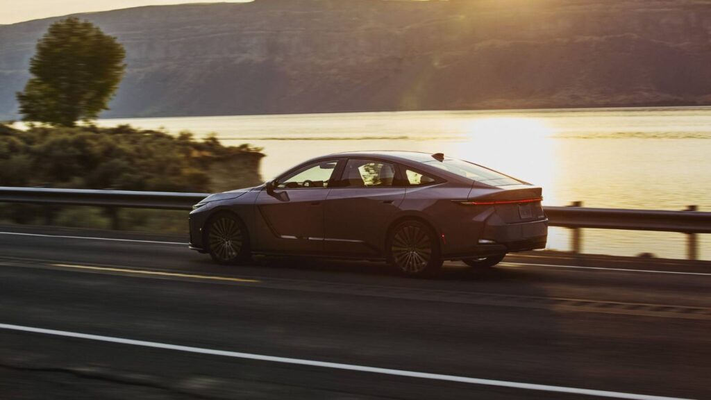 Put out of your mind the Audi A6—this Lexus undercuts on value and outlasts reliability 2026 lexus es 350e 003.jpg