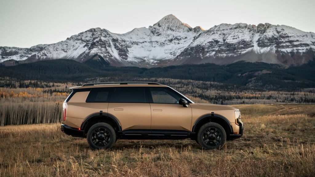 Omit the Toyota Grand Highlander—This Korean SUV is inexpensive and extra plush 23930 2027 telluride x pro.jpg