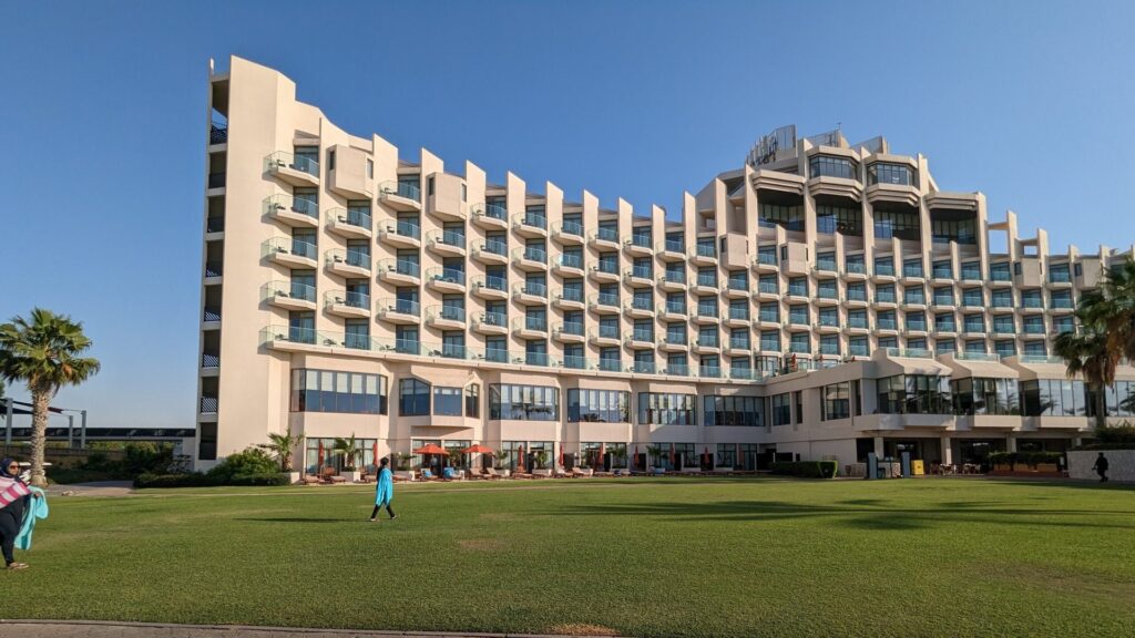 googles hotel price tracker just learned a useful new trick.jpg