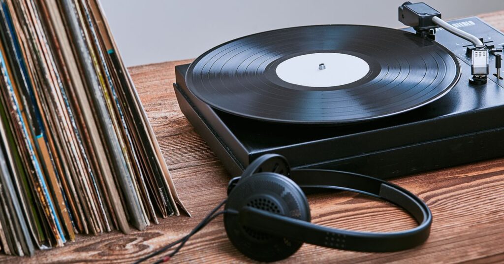 record player turntable vinyl headphones gettyimages 2163788608 eyeem mobile gmbh cropped.jpg