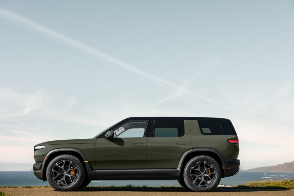 rivian r2 launchgreen.jpg