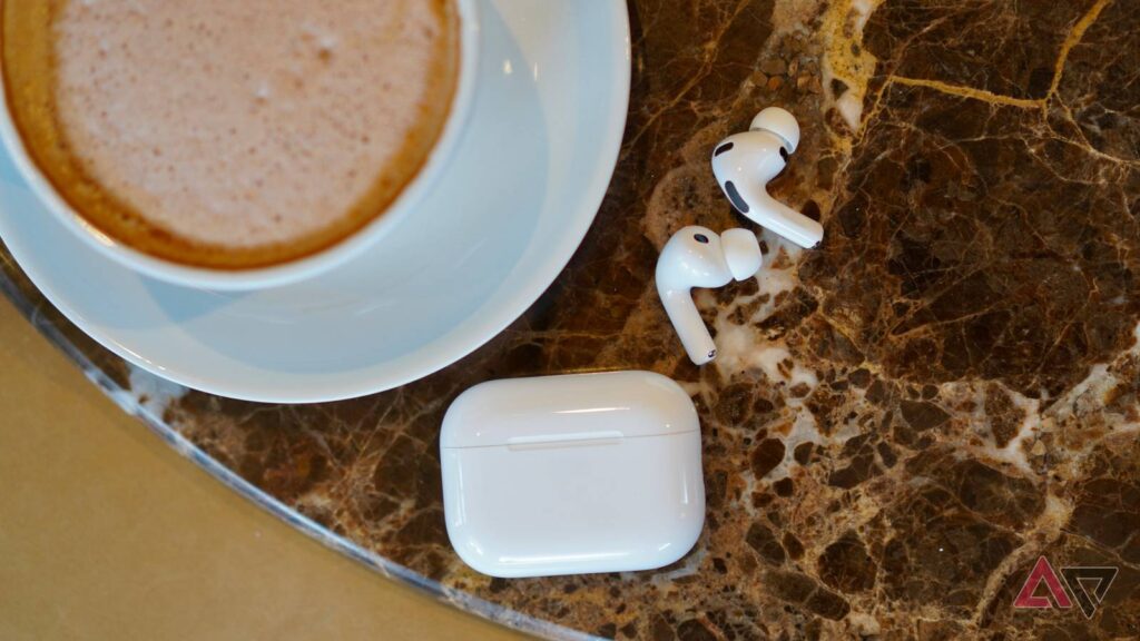 apple airpods pro 3 case buds top.jpg