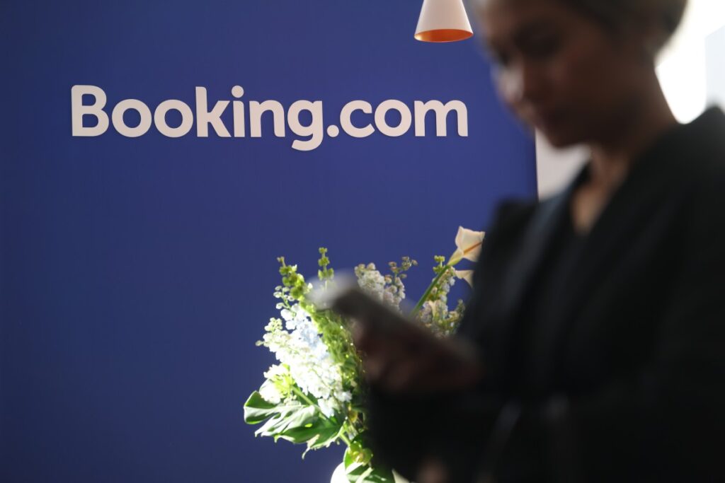 booking.com logo.jpg