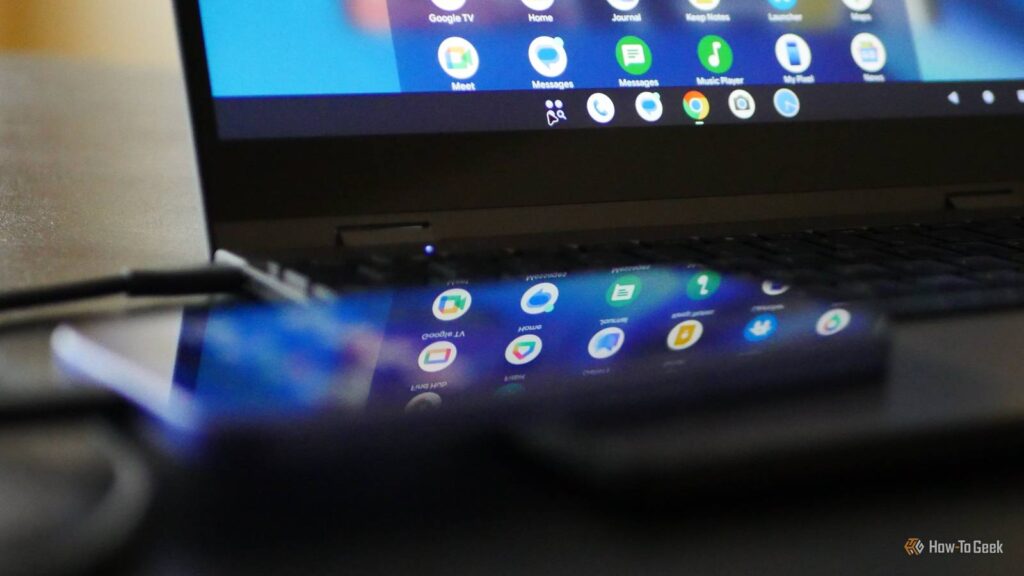 google pixel 10a desktop mode lapdock.jpg