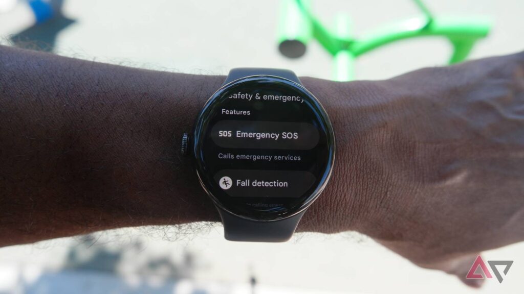 google pixel watch 3 emergencies fall detection.jpg