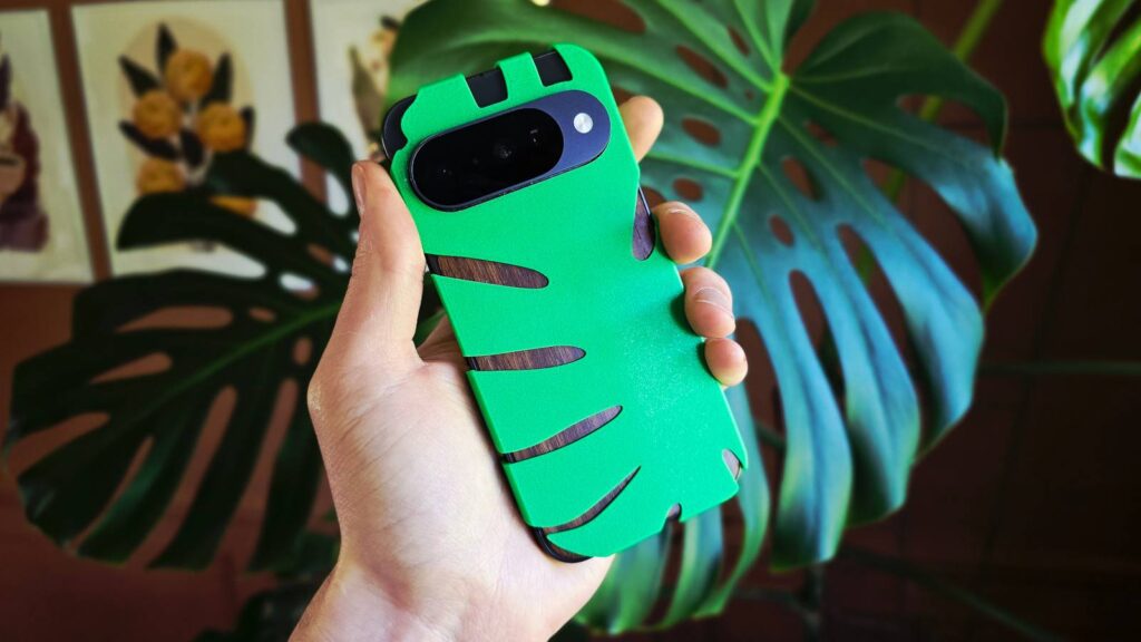 monstera phone case.jpg