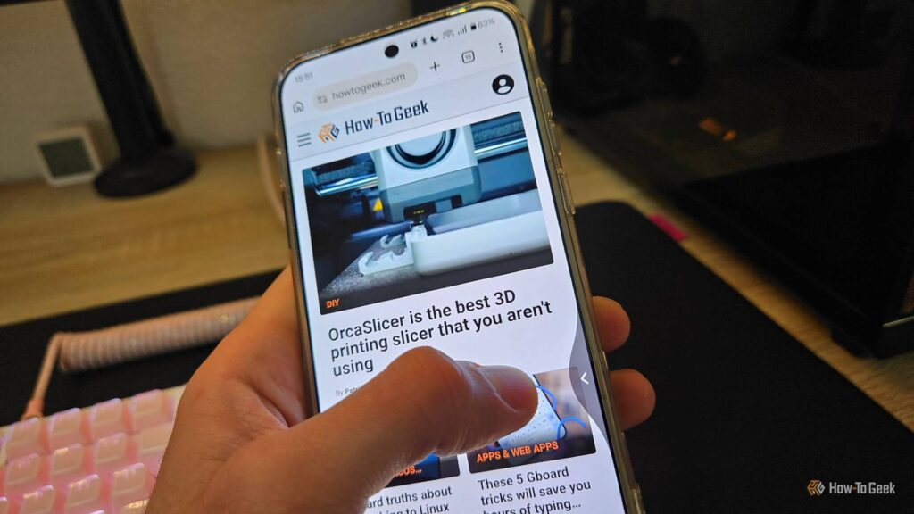 phone gesture 1.jpg