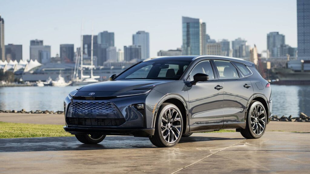 2026 toyota crown signia 4.jpg