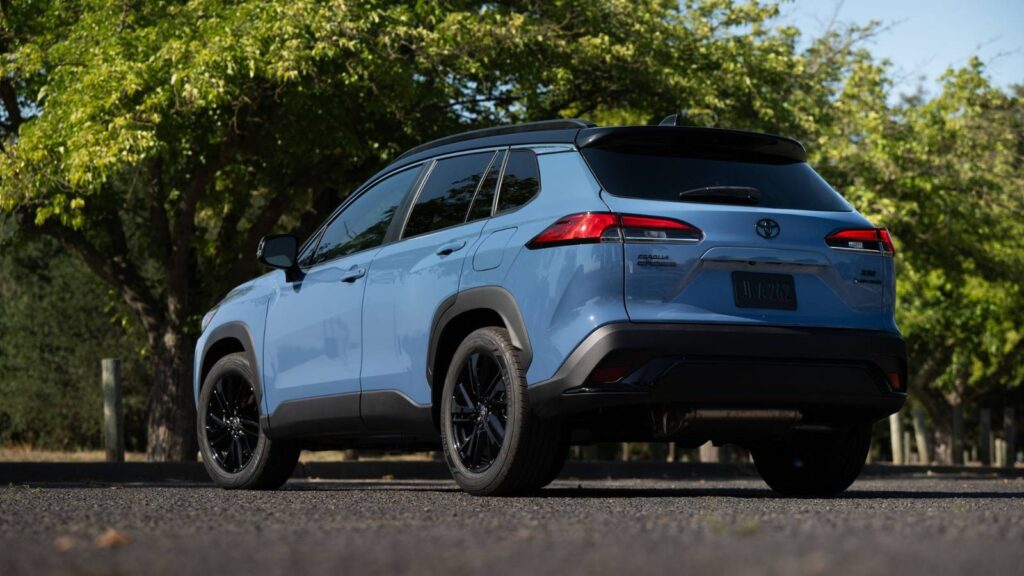 2026 toyota corollacross hybrid xse awd cavalryblue 014 nr.jpg