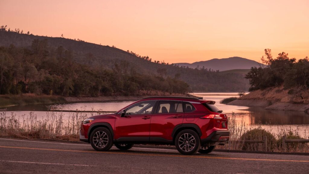 2026 toyota corollacross xle awd soulredcrystal 030 nr.jpg