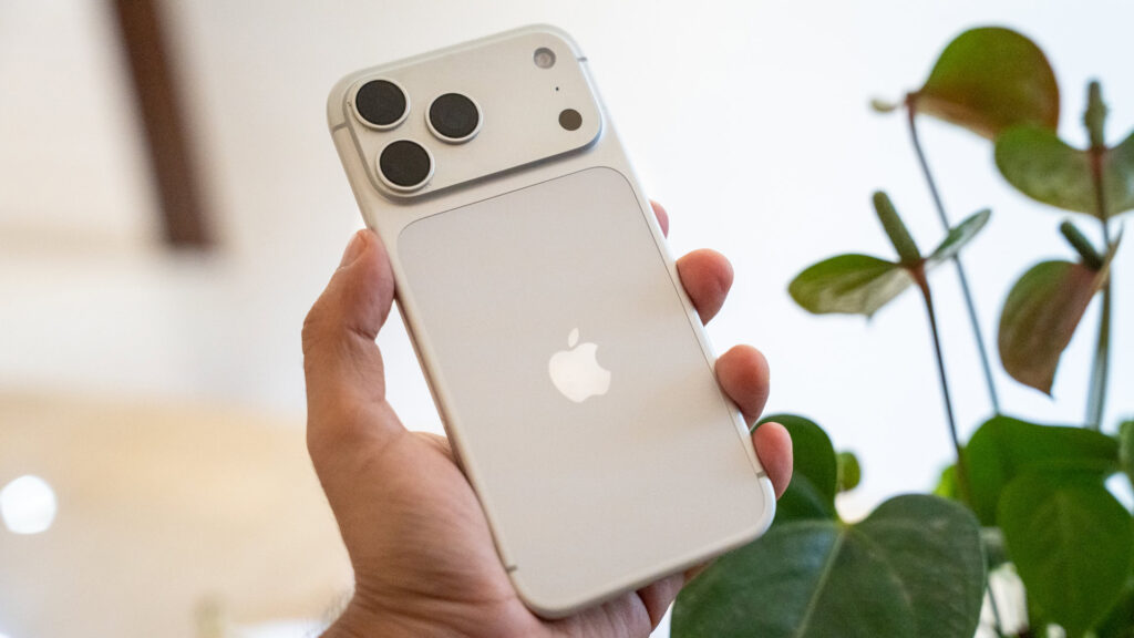 apple could turn to samsung as a plan b for.jpg