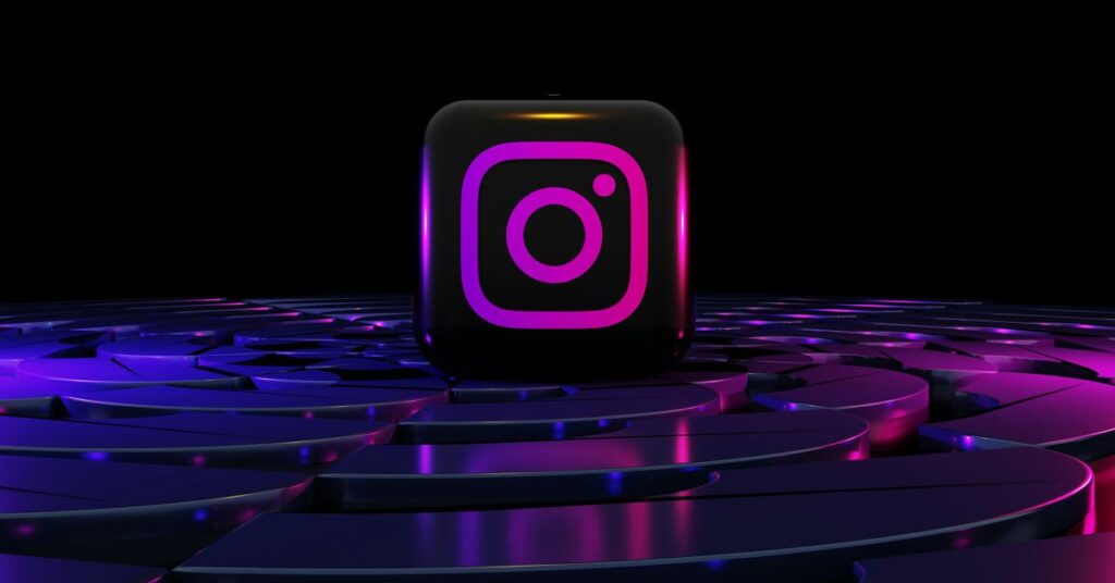 facebook and instagram losing users with signs pointing to low quality feeds.jpg
