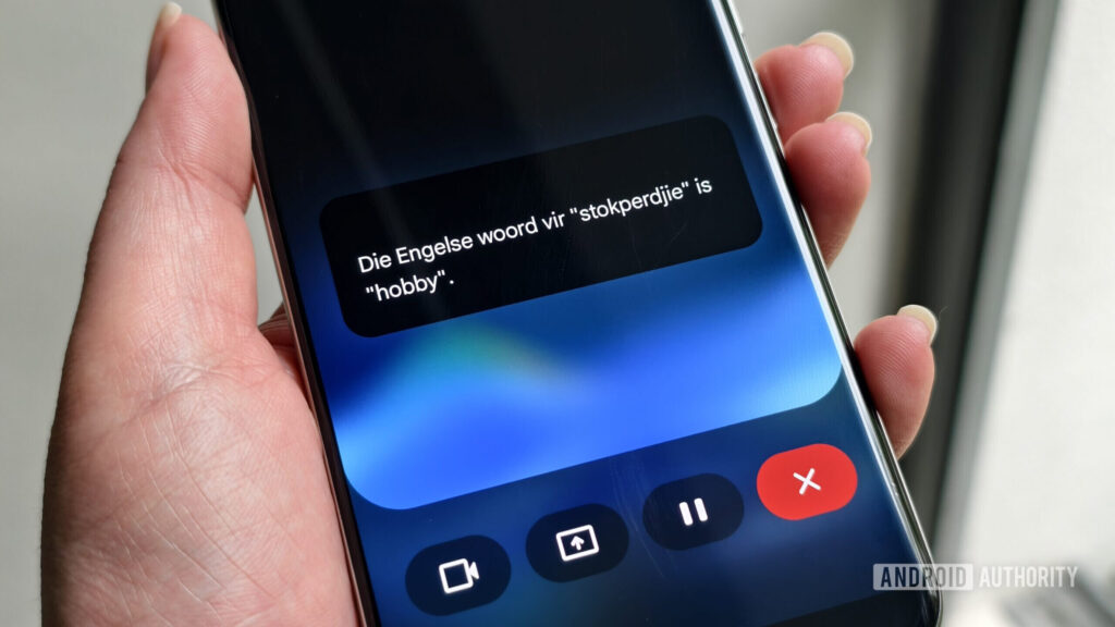 google just gave gemini live a ui that waves back.jpg