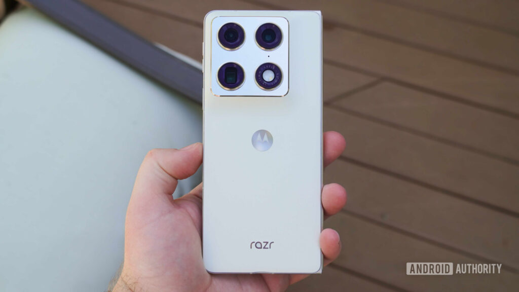 i spent 7 days with the razr fold and this.jpg