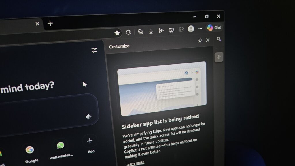 microsoft edge sidebar feature.jpg