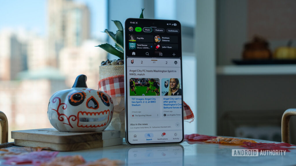 one ui 9 finally takes those annoying app handles off.jpg