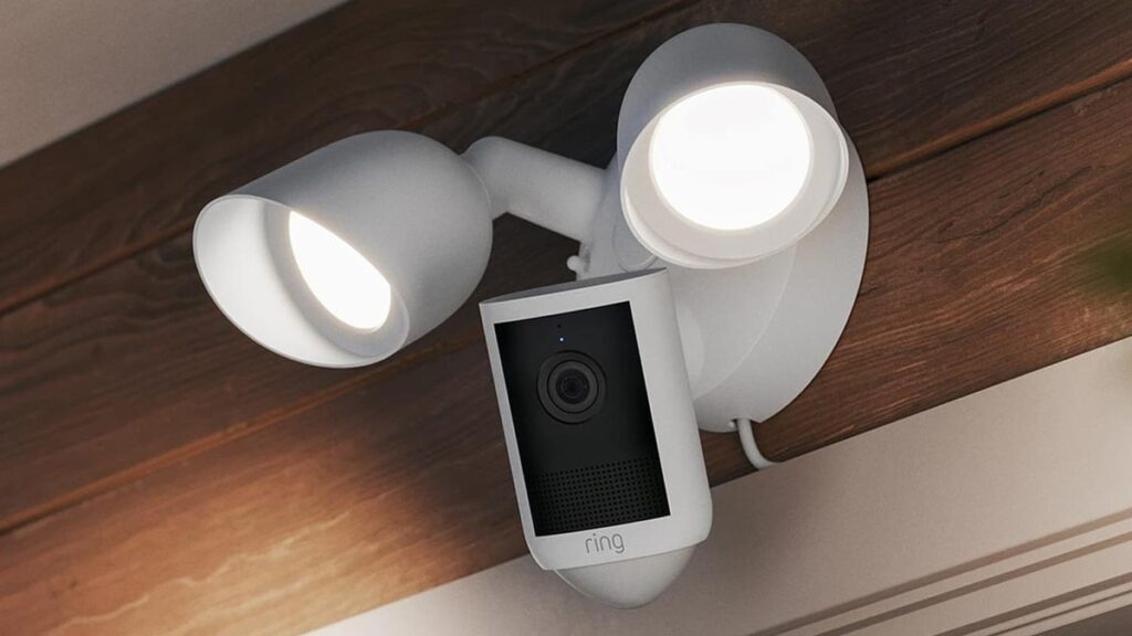 rings new spotlight and floodlight cameras level up with 2k.jpg