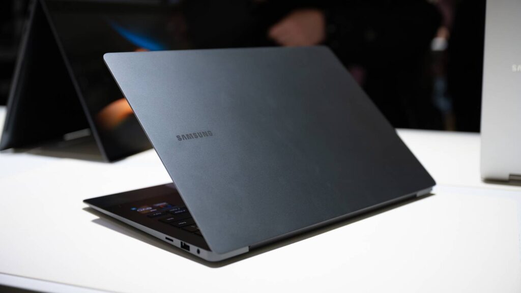 samsung galaxy book 3 pros lid partially closed at galaxy unpacked 2023.jpg