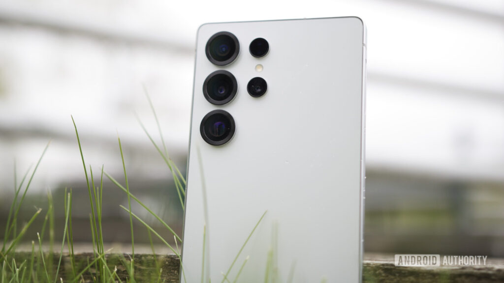 Samsung customers record darkish mode problems after One UI 8.5 replace samsung users report dark mode issues after one ui 85.jpg