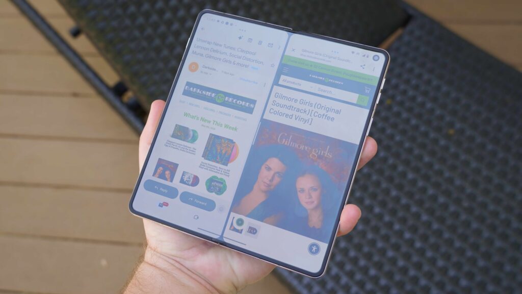 the motorola razr fold proves skipping elite silicon was a.jpg