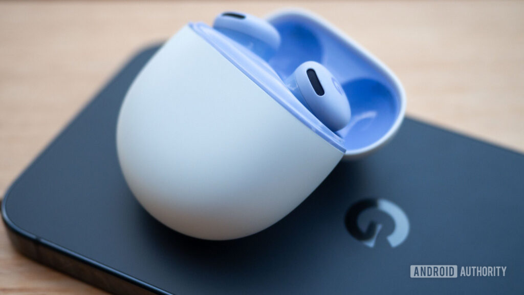 weird pixel buds bug is causing anc and transparency toggles.jpg