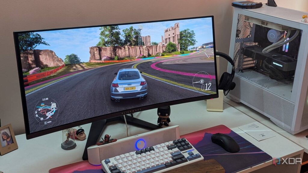 alienware aw3423dwf oled monitor gaming pc forza horizon 4.jpg