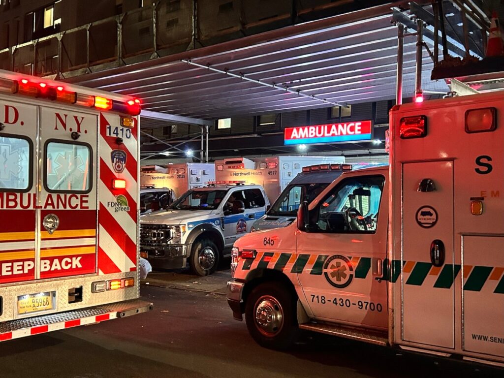 ambulances 2191226563.jpg