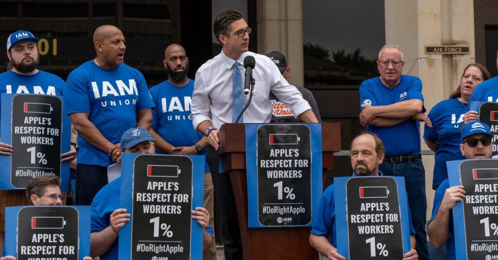 Union staff protest Apple’s deliberate Towson retailer closure iam union townson protest.jpg
