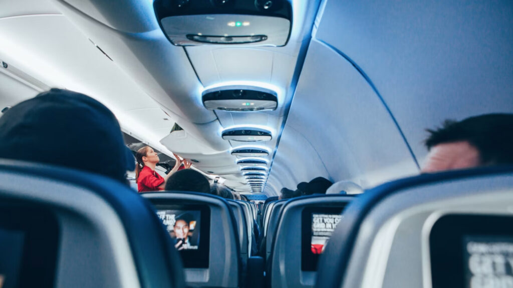 SpaceX's Starlink Will Quickly Supply In-Flight Wi-Fi For American Airways l intro 1779817907.jpg