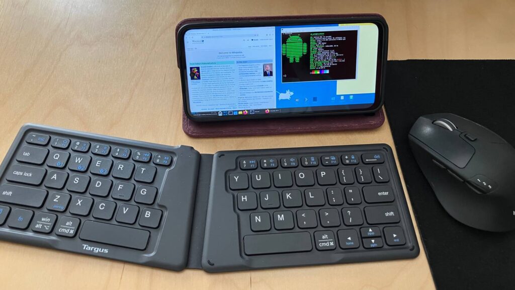Somebody grew to become a $50 smartphone right into a Linux pc, and it really works higher than you would assume linux laptop phone featured.jpeg