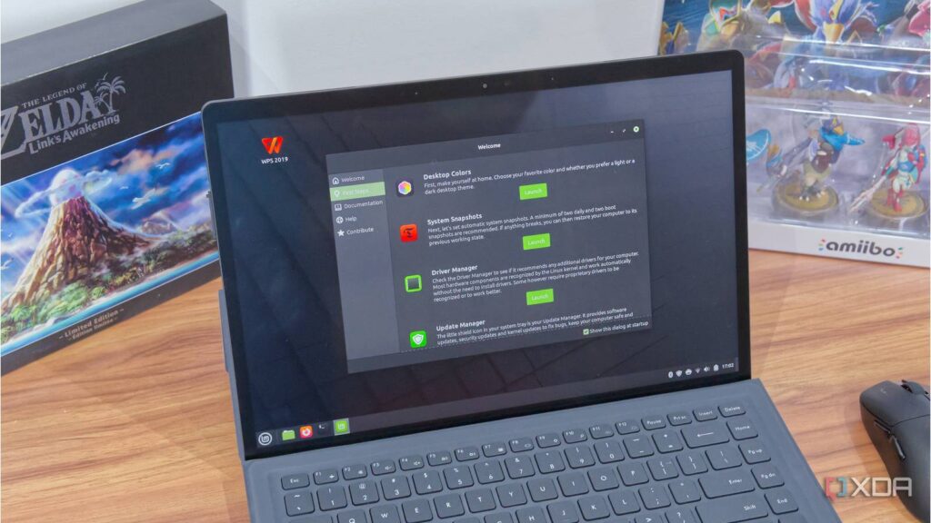 linux mint laptop.jpg