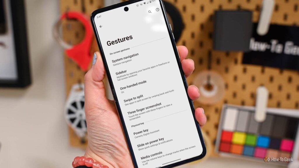 motorola razr on gestures screen.jpg