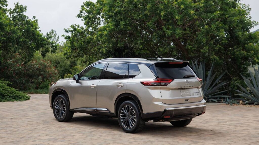 nissan rogue 2024 hd b3c013271c48a1da19b98e15700720c0ae495d9af.jpg
