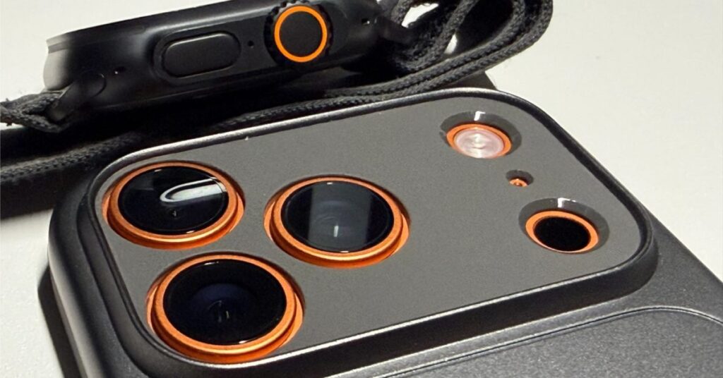 orange circles apple watch ultra iphone 17 pro.webp.jpeg