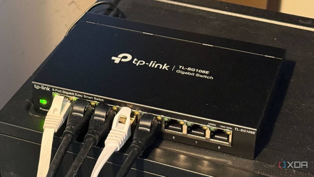 I fastened my house community lag with out purchasing a brand new router or a mesh machine tp link managed network switch.jpg