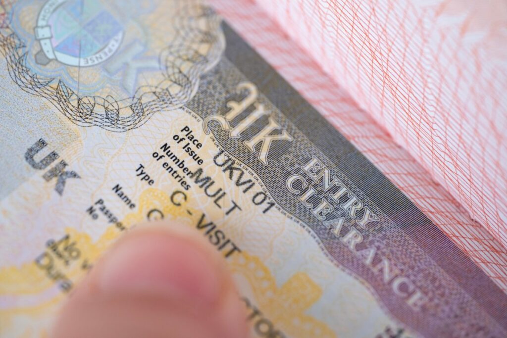 uk visa 2186517355.jpg