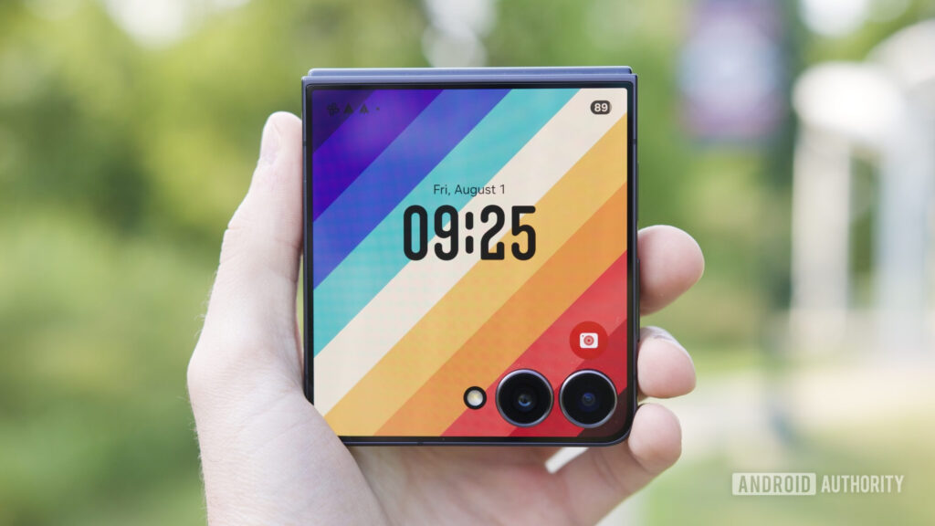 galaxy z flip 8 could follow galaxy s series with.jpg