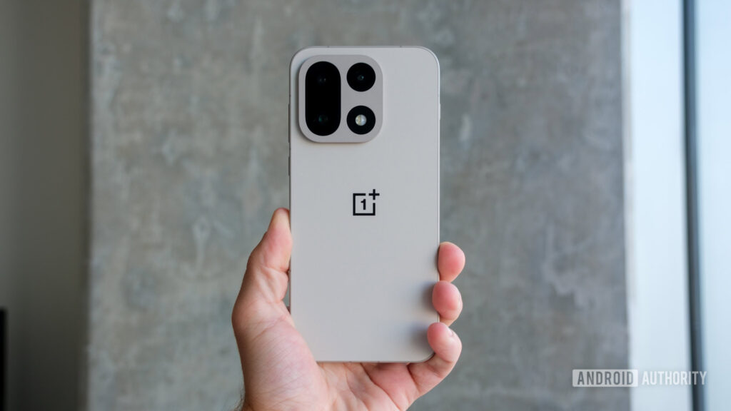 the oneplus 16 could launch sooner than previous oneplus flagships.jpg