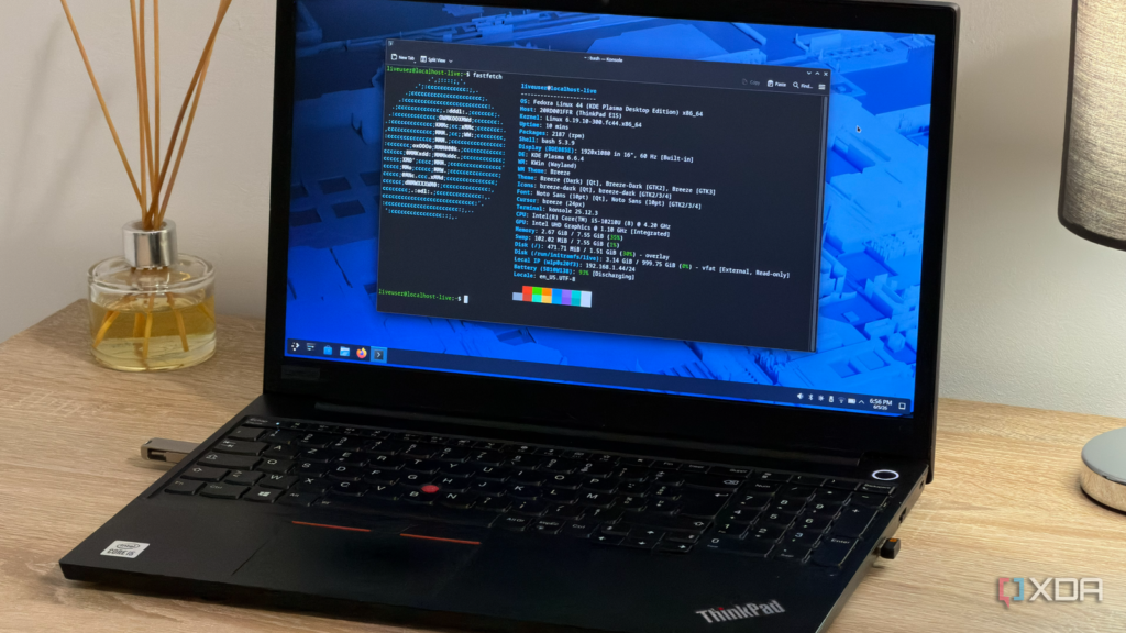 fedora on laptop featured 1.png