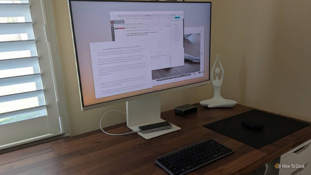 galaxy z fold 6 samsung dex m8 smart monitor.jpg