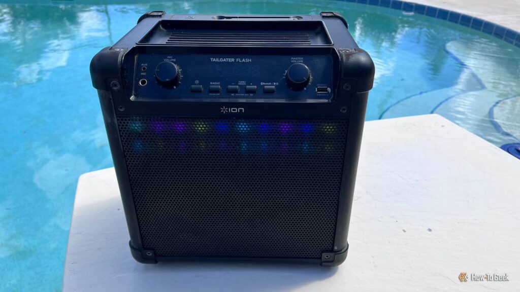 This Bluetooth speaker was once e-waste till I fastened it for $20 img 0580.jpeg