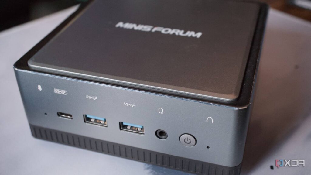 minisforum u850 desk.jpg