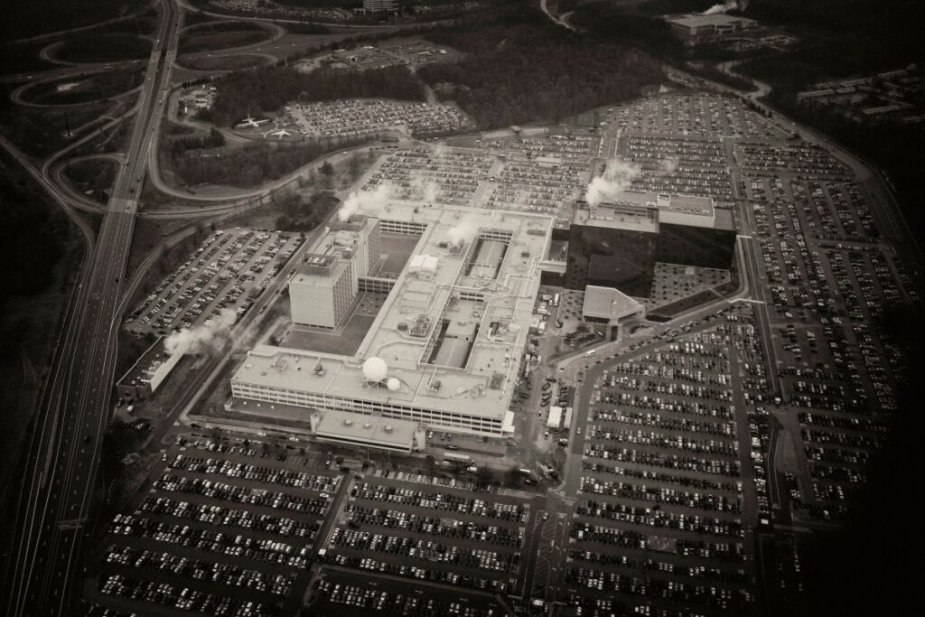 nsa surveillance 525618310.jpg