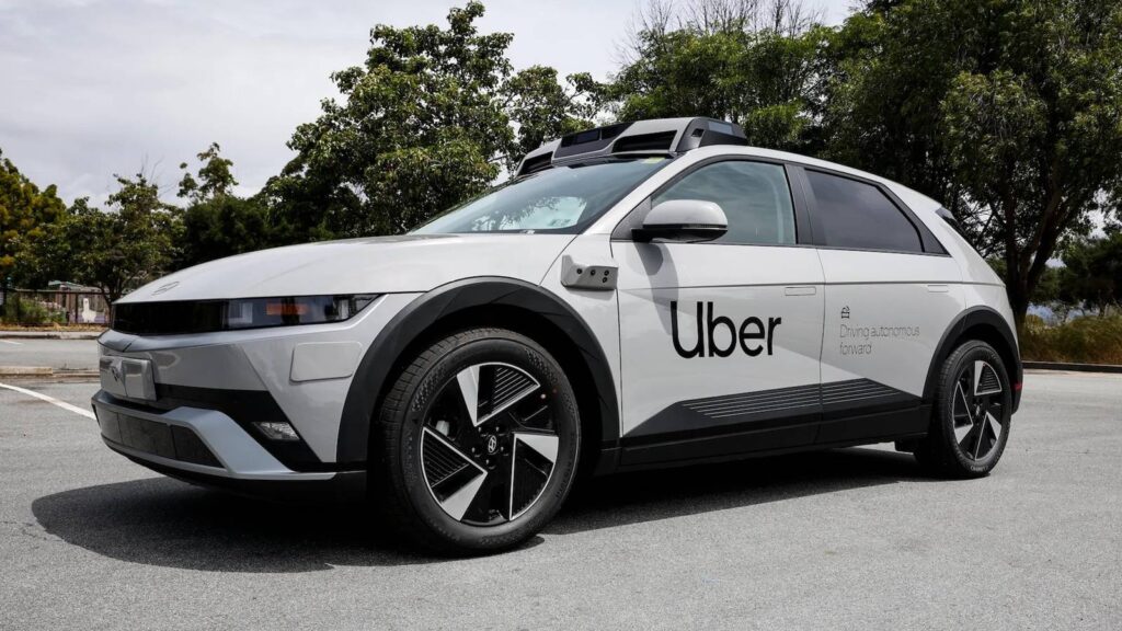 uber robotaxi data collection car hyundai ioniq 5.jpg